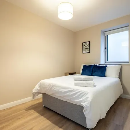 Apartment 1st Floor Stylish 2-bed *